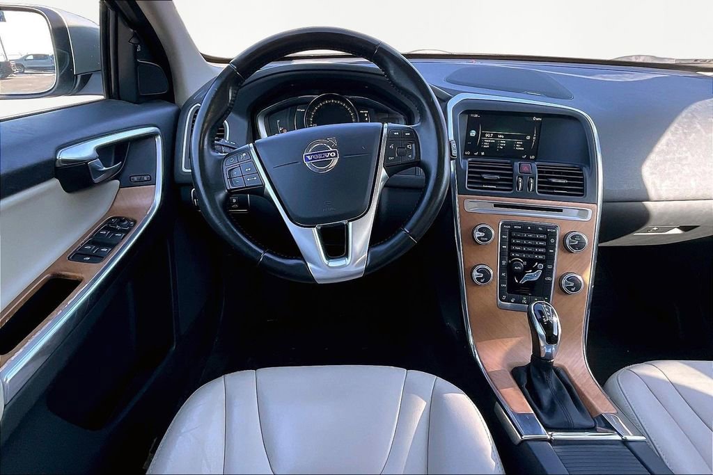 Used 2017 Volvo XC60 T5 Inscription w/ Advanced Package image 10