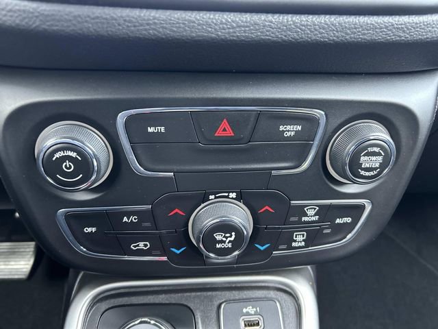 Used 2019 Jeep Compass Latitude image 28