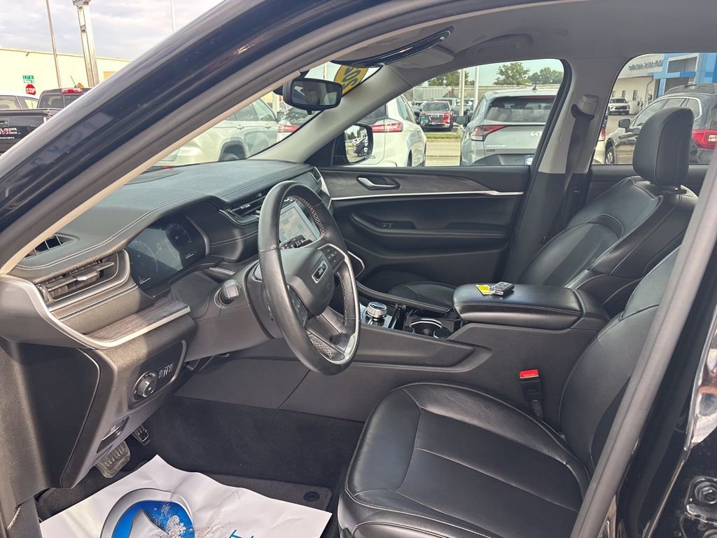 Used 2022 Jeep Grand Cherokee L Limited image 16