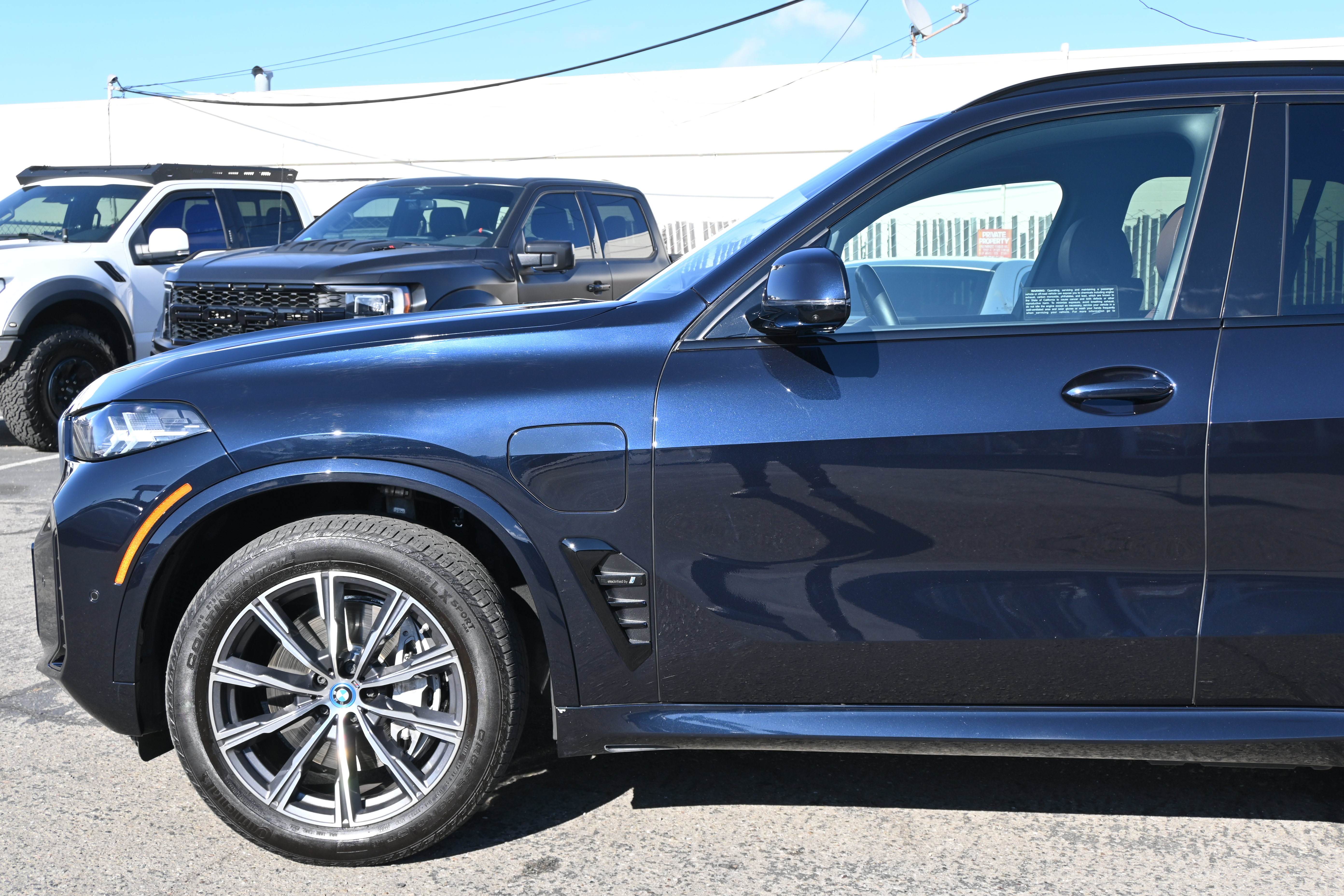 Used 2024 BMW X5 xDrive50e w/ M Sport Package AWD/4WD image 8