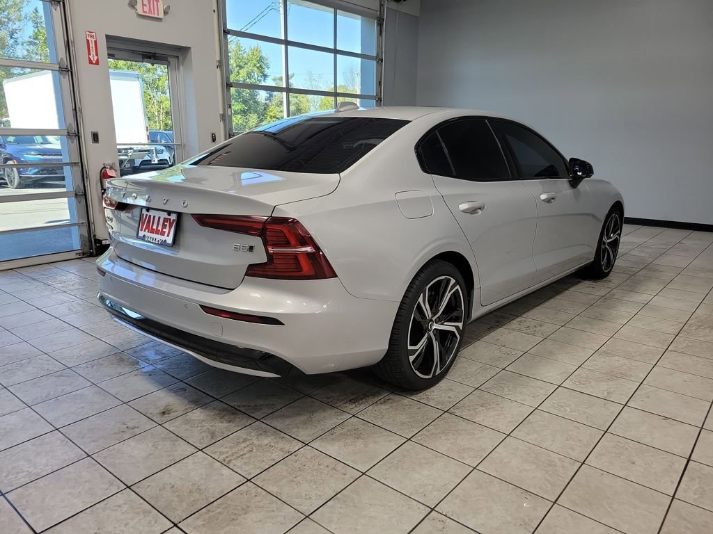Used 2024 Volvo S60 B5 Core image 6