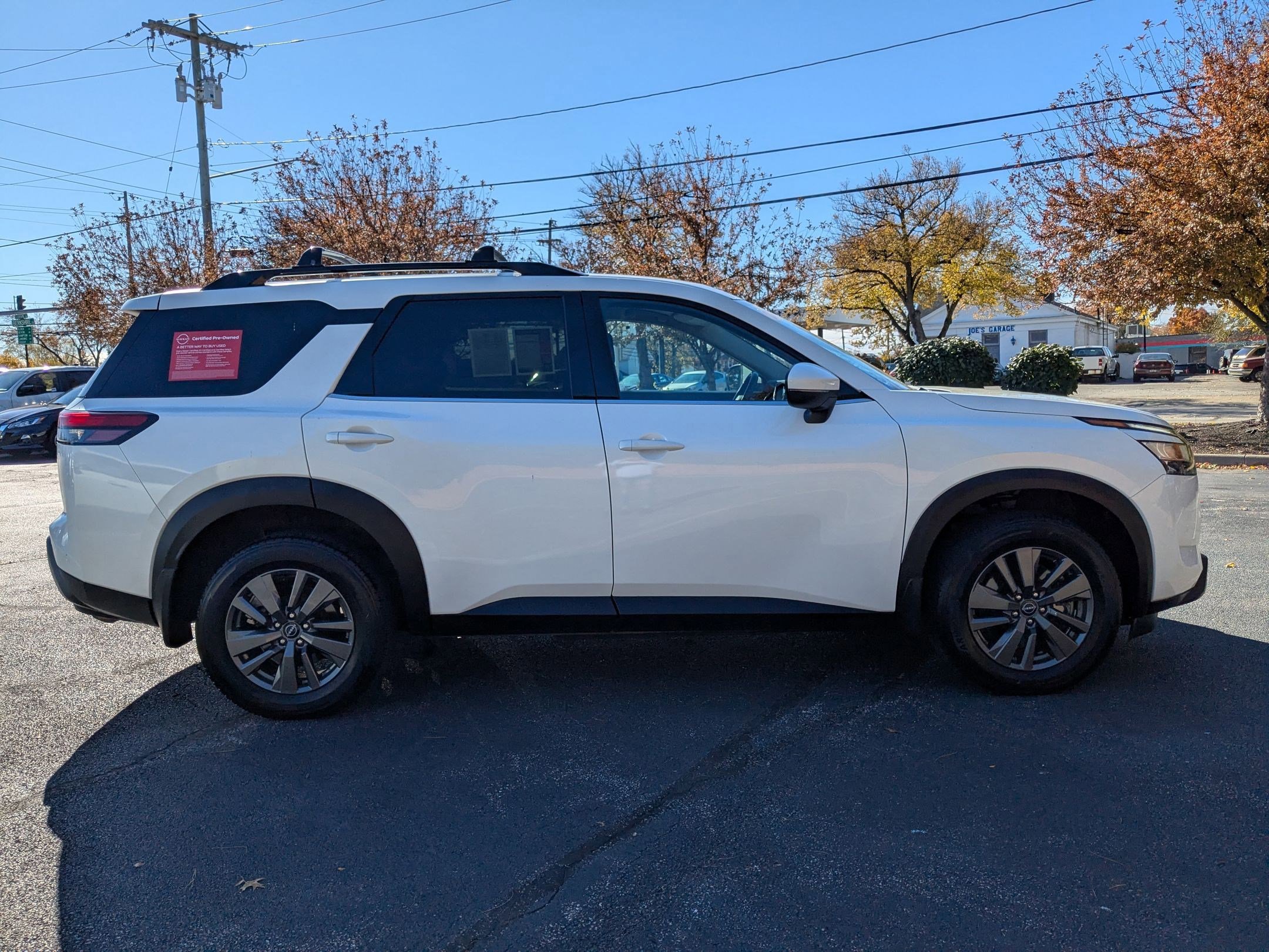 Certified 2022 Nissan Pathfinder SV w/ SV Black Package image 4