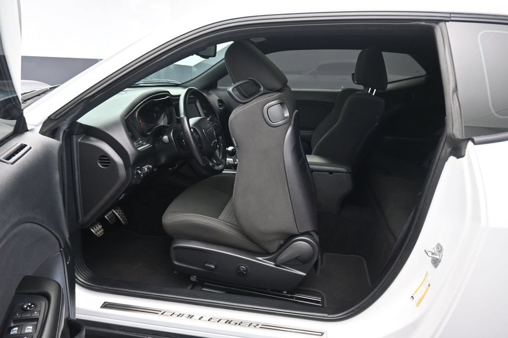 Used 2019 Dodge Challenger R/T Scat Pack w/ Shaker Package RWD image 31