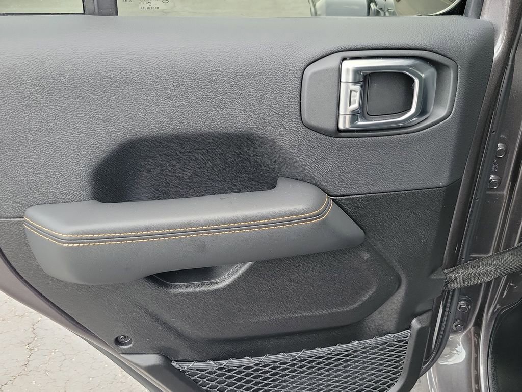 Certified 2025 Jeep Wrangler Unlimited Sahara w/ Safety Group AWD/4WD image 11