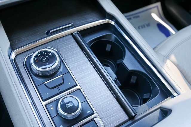 Used 2024 Ford Expedition Limited image 30