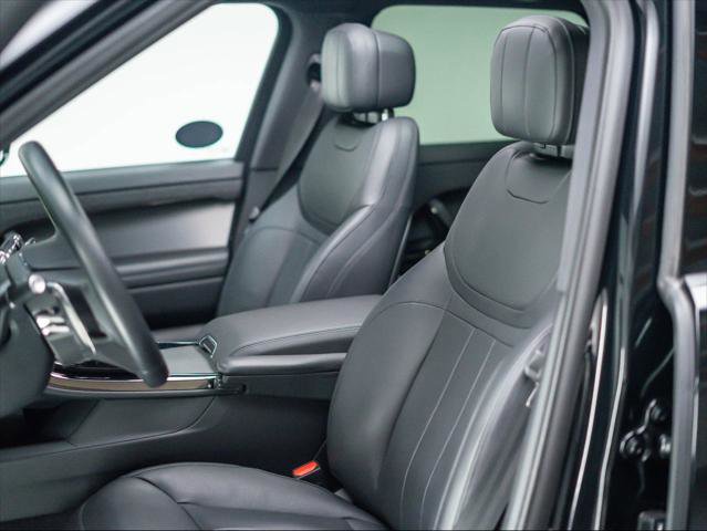 Used 2025 Land Rover Range Rover Sport SE image 16
