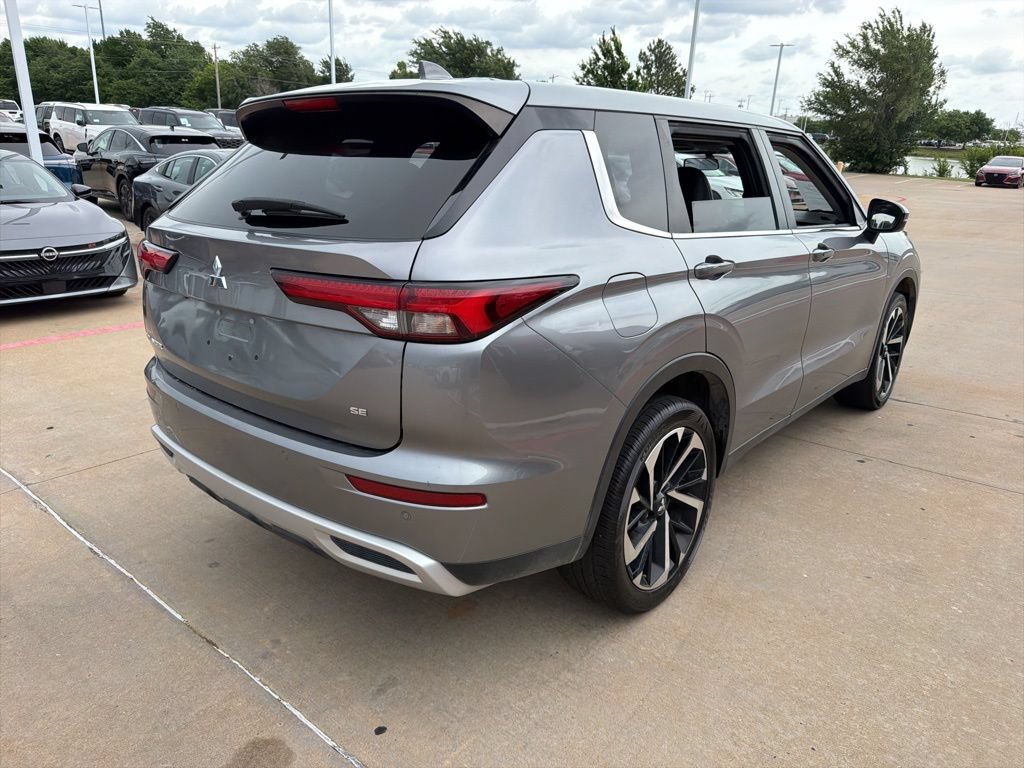 Used 2023 Mitsubishi Outlander SE FWD image 5