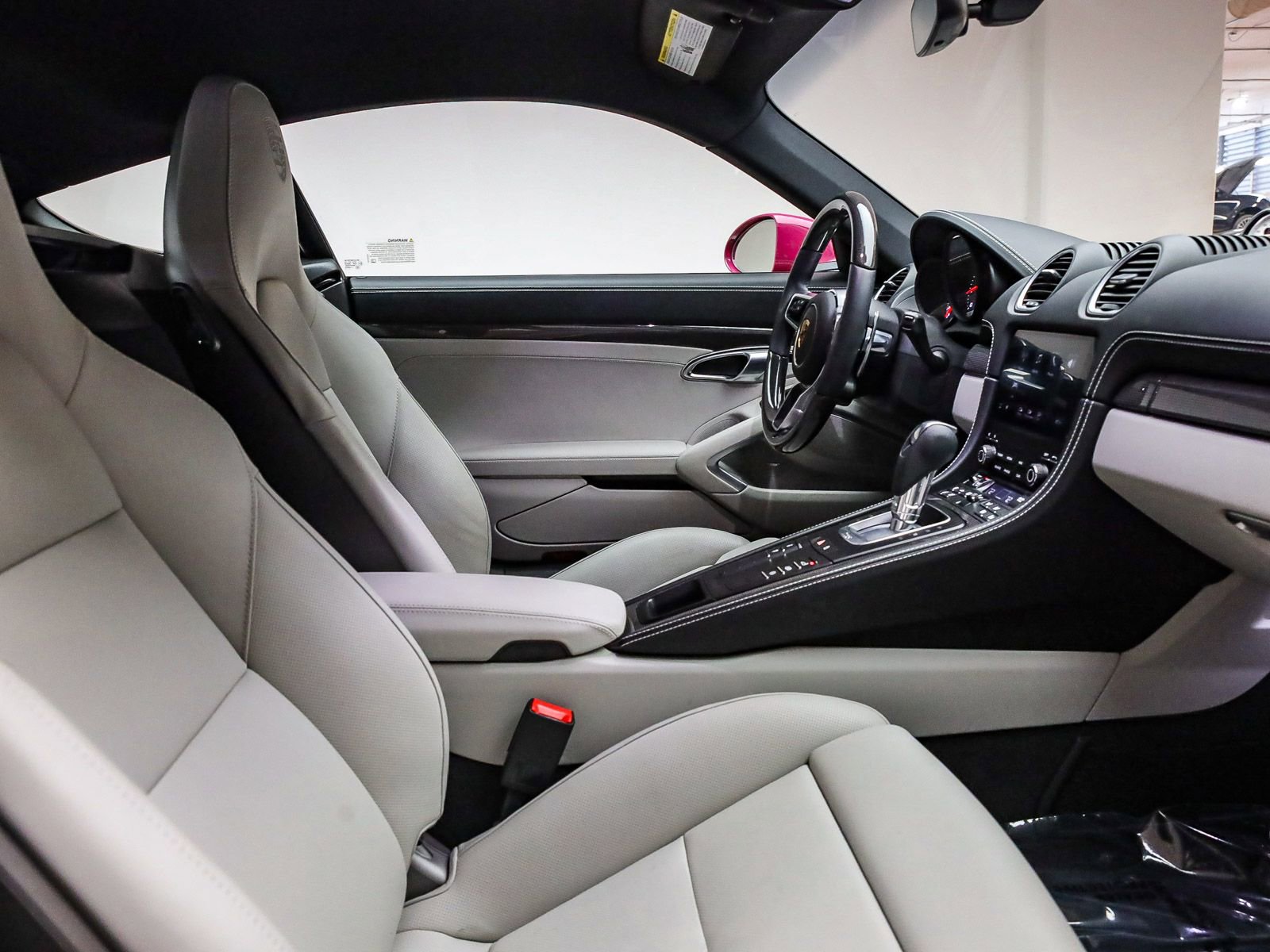 Used 2025 Porsche 718 Cayman S image 25