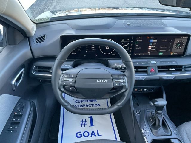 Used 2025 Kia K4 EX image 16