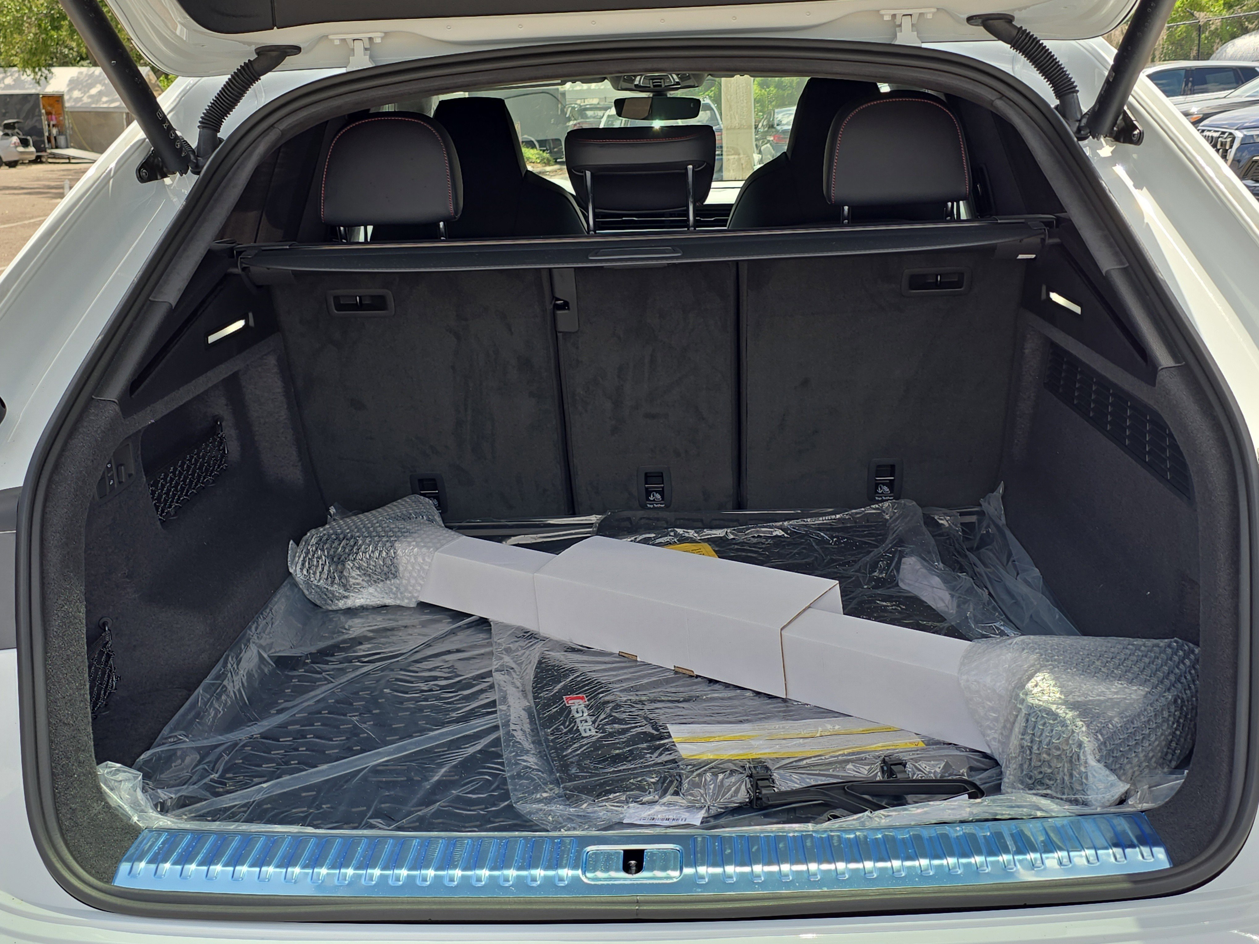 New 2025 Audi RS Q8 performance image 8