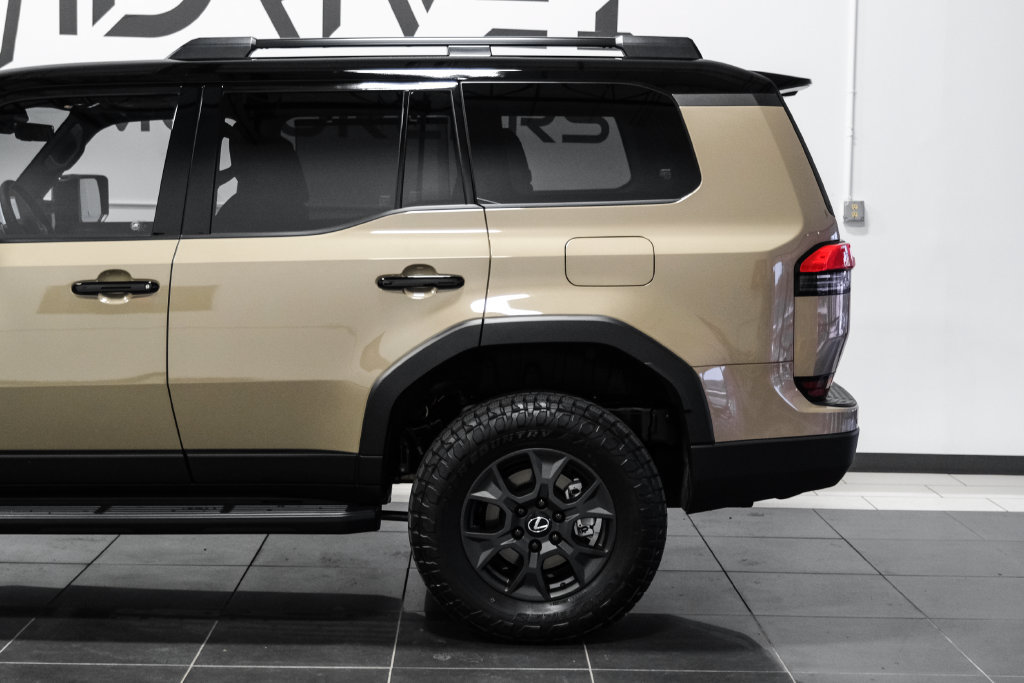 Used 2026 Lexus GX 550 AWD/4WD image 14