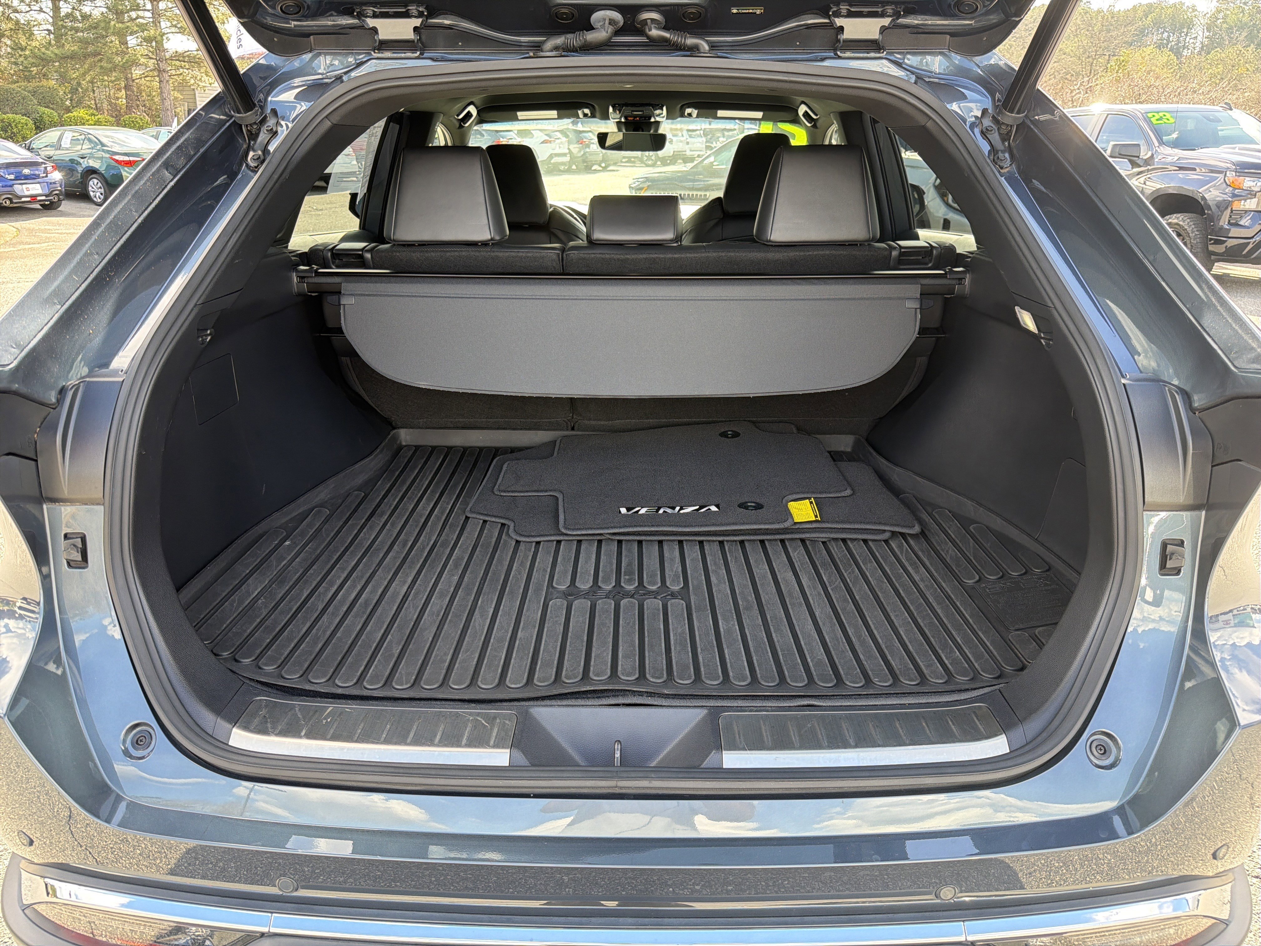 Certified 2021 Toyota Venza XLE w/ Softex Package image 32