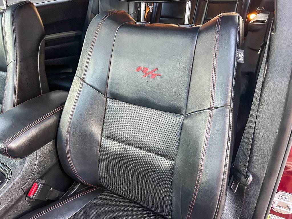 Used 2018 Dodge Durango R/T w/ Technology Group AWD/4WD image 31