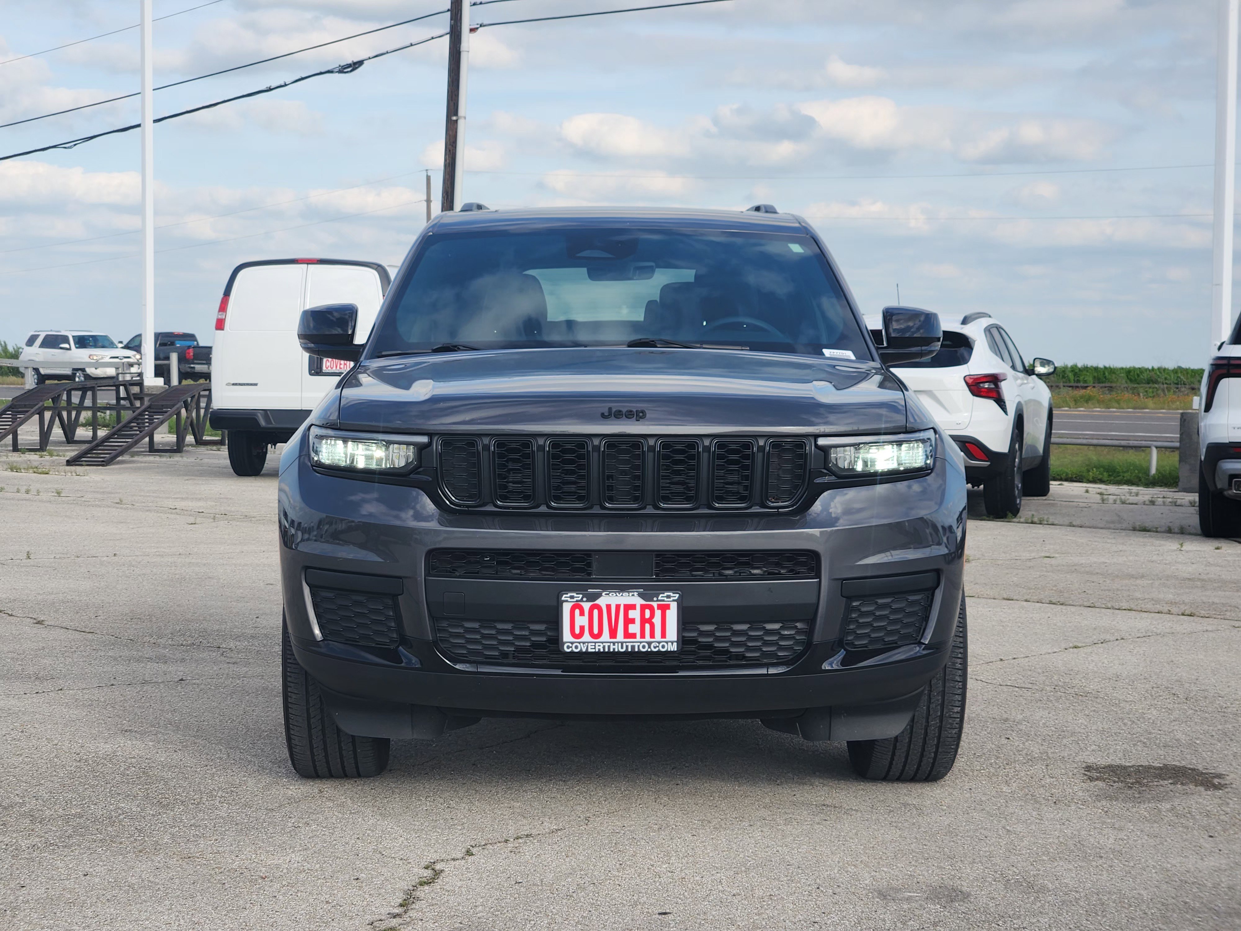Used 2025 Jeep Grand Cherokee L Altitude AWD/4WD image 2