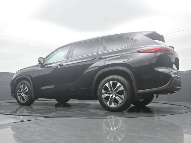 Used 2023 Toyota Highlander XLE AWD/4WD image 50