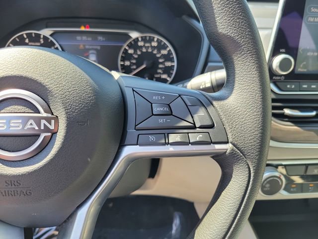 Used 2025 Nissan Altima 2.5 SV FWD image 14