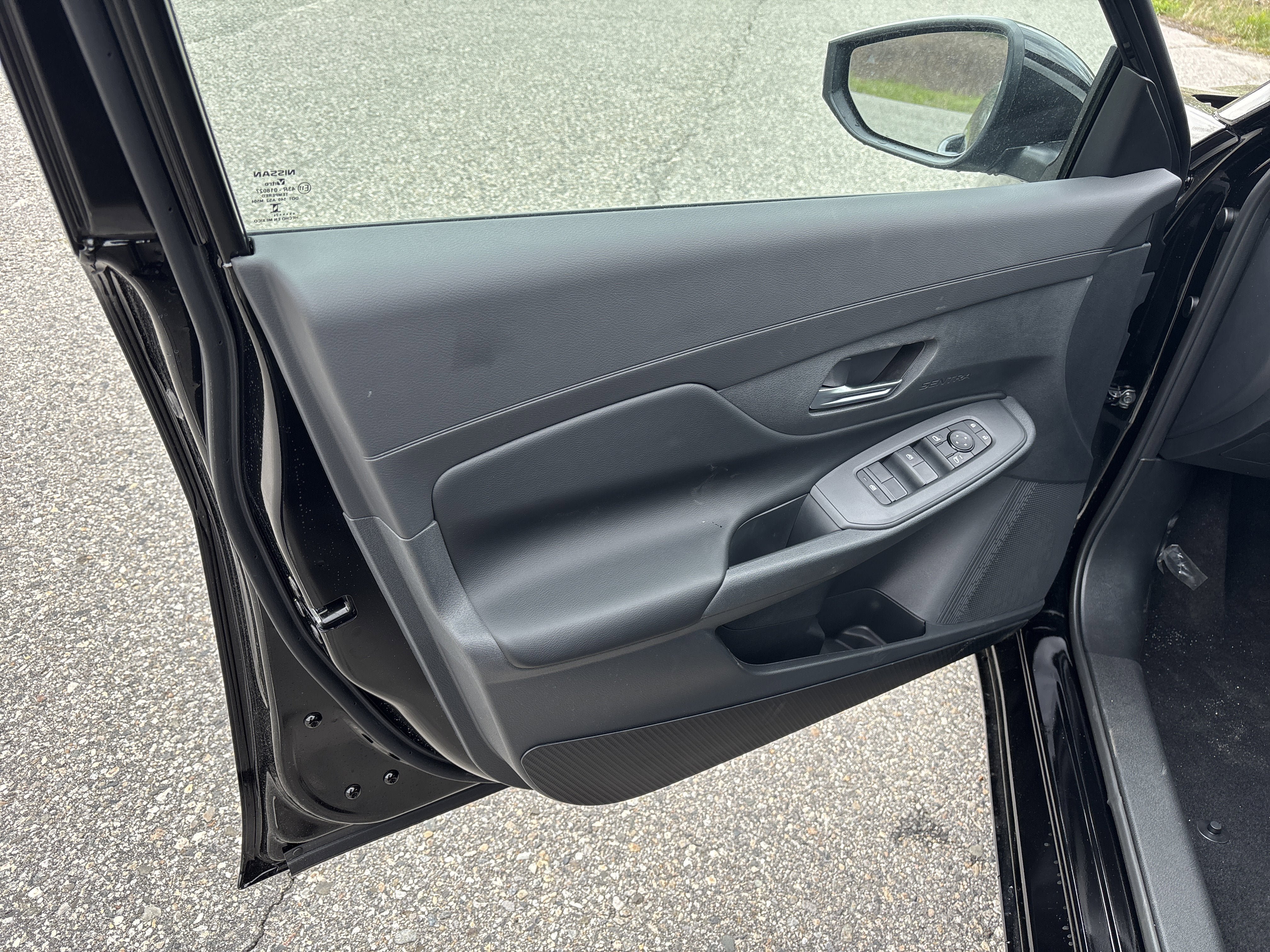 New 2026 Nissan Sentra SV w/ SV Convenience Package FWD image 17