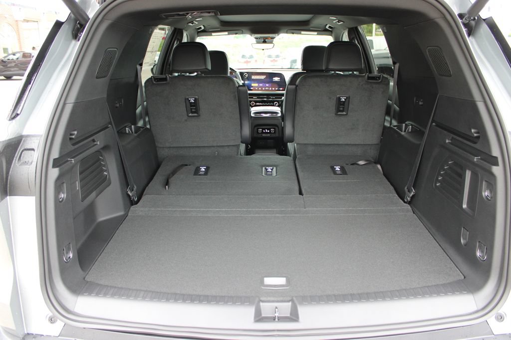 New 2027 Chevrolet Traverse Z71 w/ Enhanced Driving Package AWD/4WD image 41