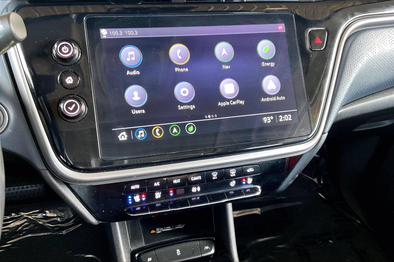 Used 2022 Chevrolet Bolt EUV Premier w/ Sun & Sound Package FWD image 9