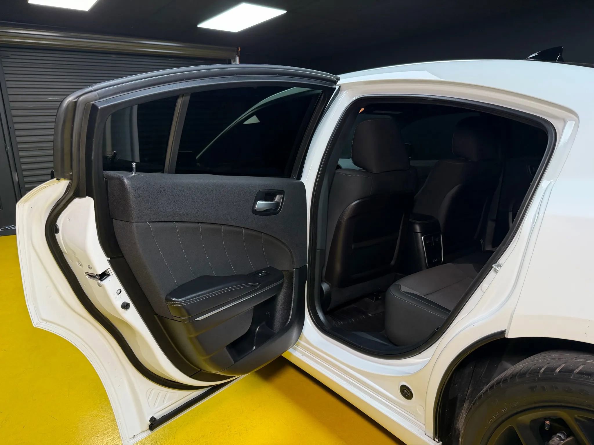 Used 2016 Dodge Charger R/T w/ Navigation & Travel Group image 16