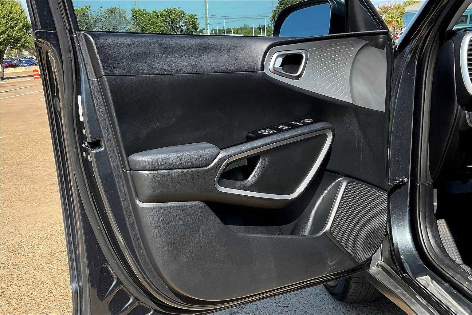 Certified 2023 Kia Soul LX image 26