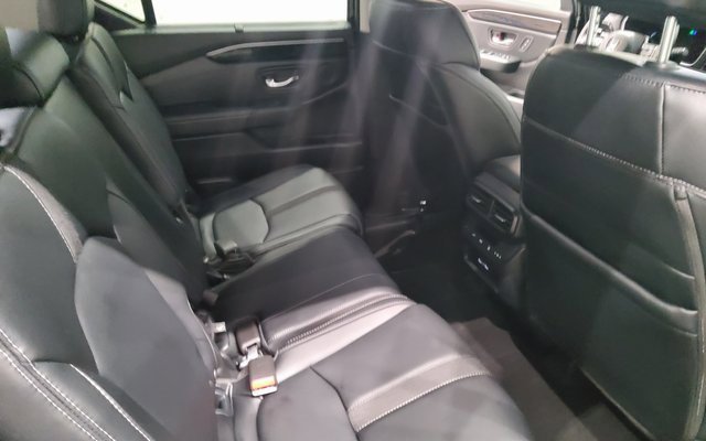 Used 2023 Honda Pilot Touring image 17