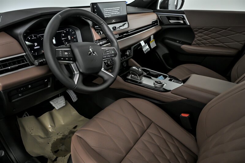 New 2026 Mitsubishi Outlander SEL image 13