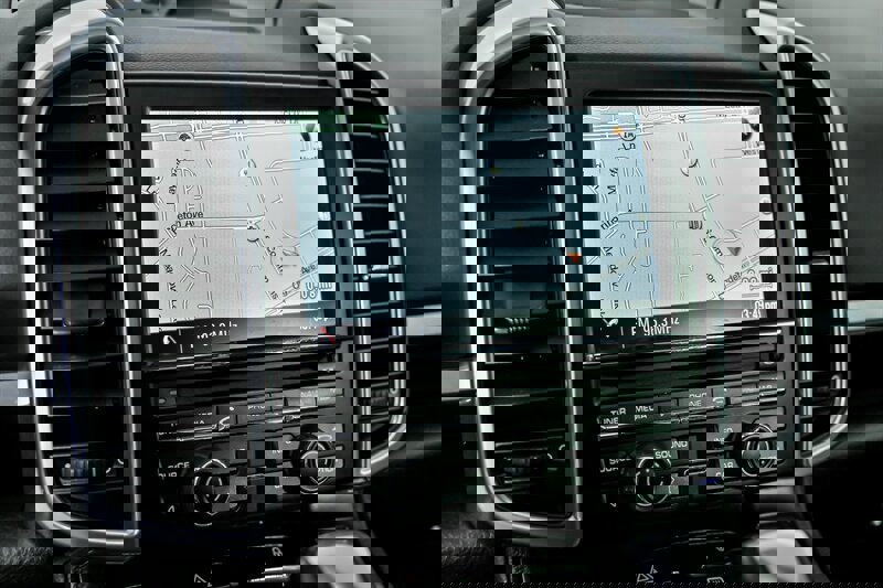 Used 2014 Porsche Cayenne Platinum Edition image 31