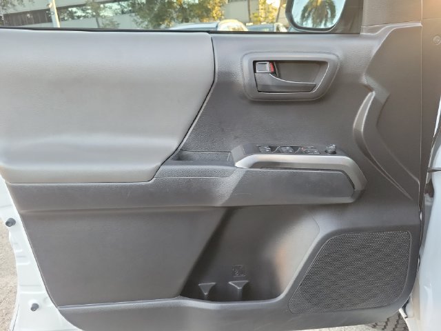 Used 2022 Toyota Tacoma SR5 w/ Technology Package RWD image 12