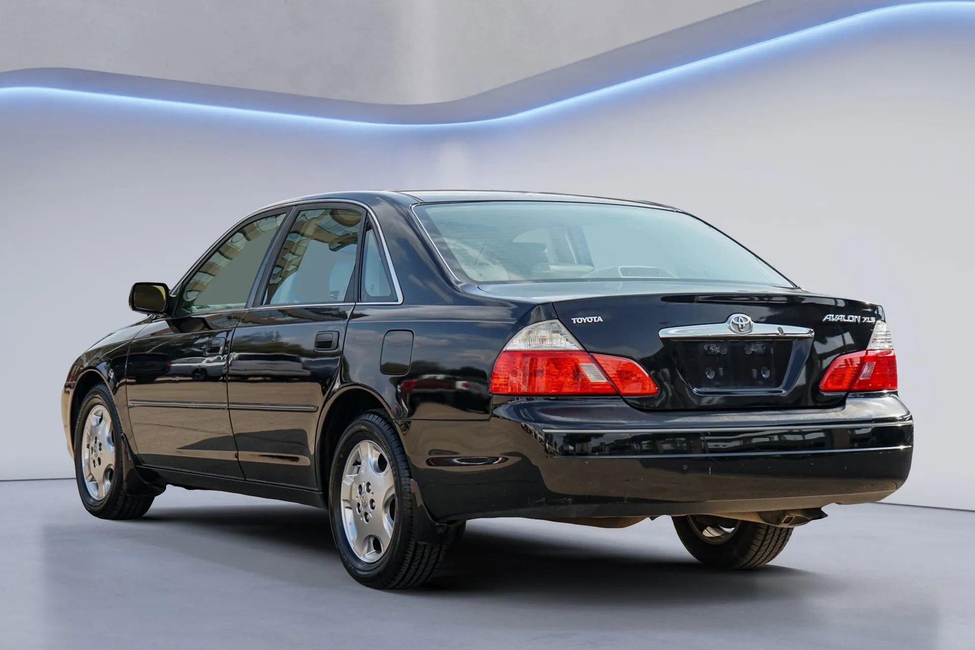 Used 2004 Toyota Avalon XLS image 7