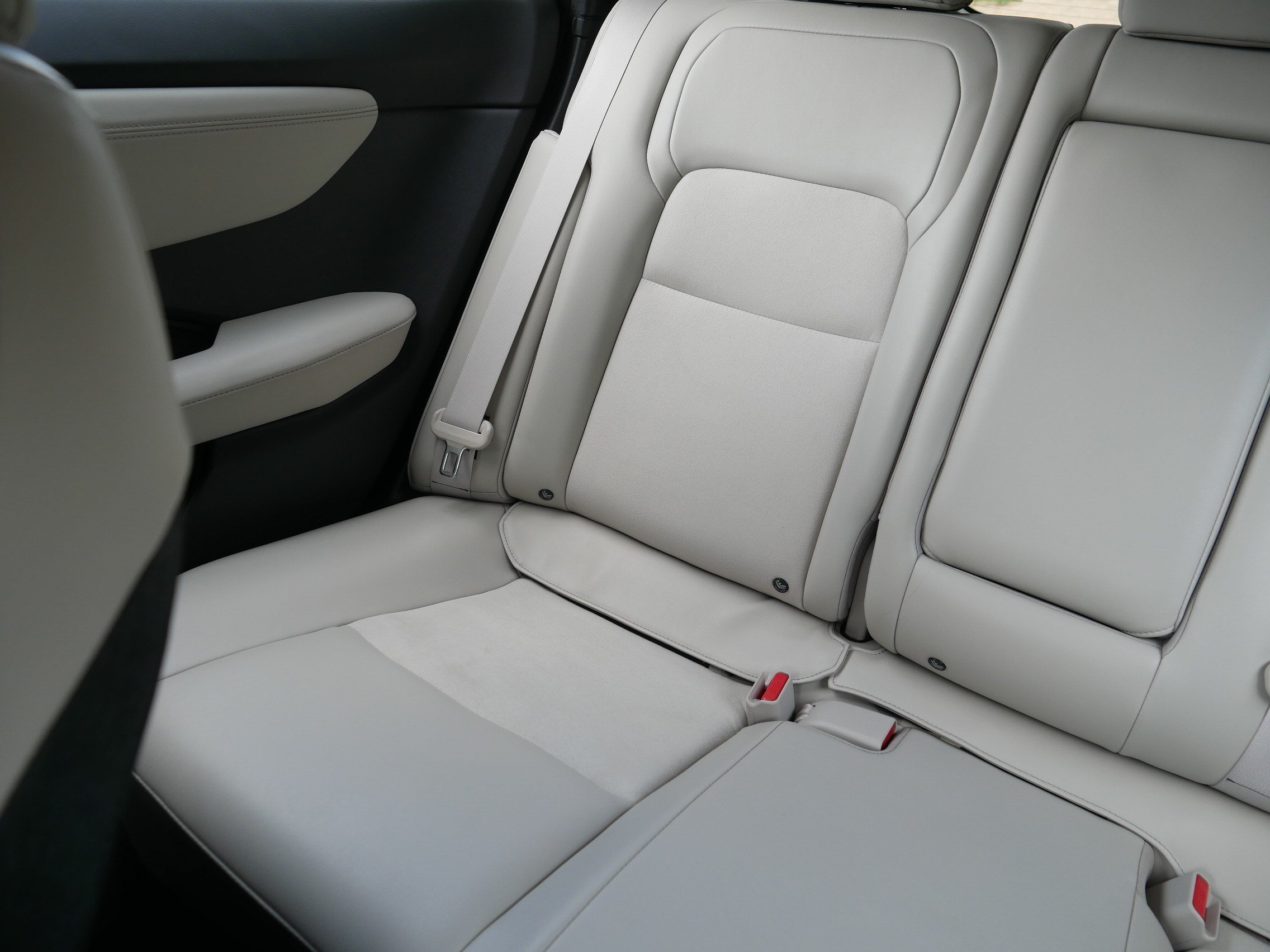 Certified 2023 Nissan Ariya AWD image 12