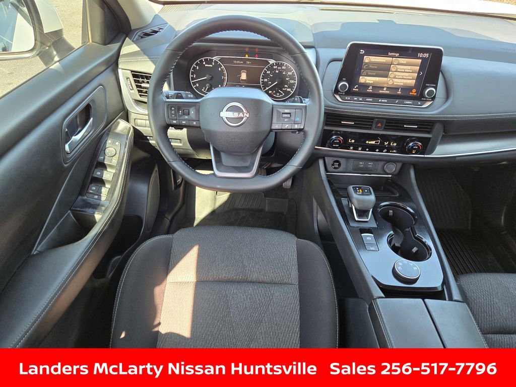 Used 2025 Nissan Rogue SV AWD/4WD image 15