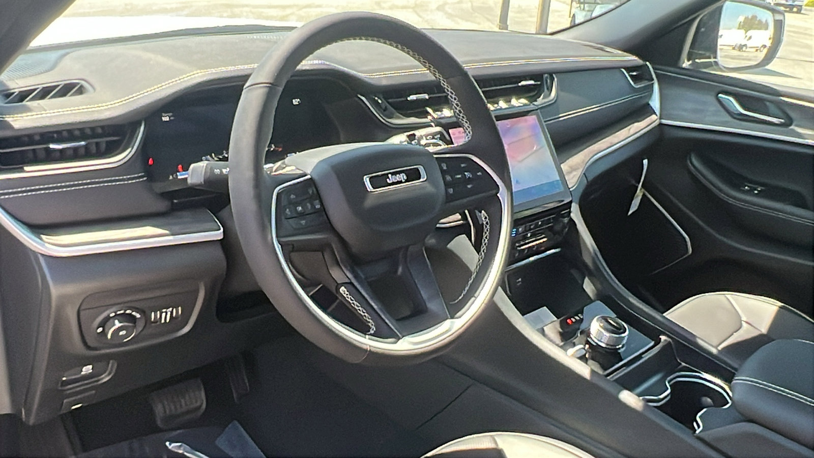 New 2025 Jeep Grand Cherokee L Limited w/ Luxury Tech Group II image 14