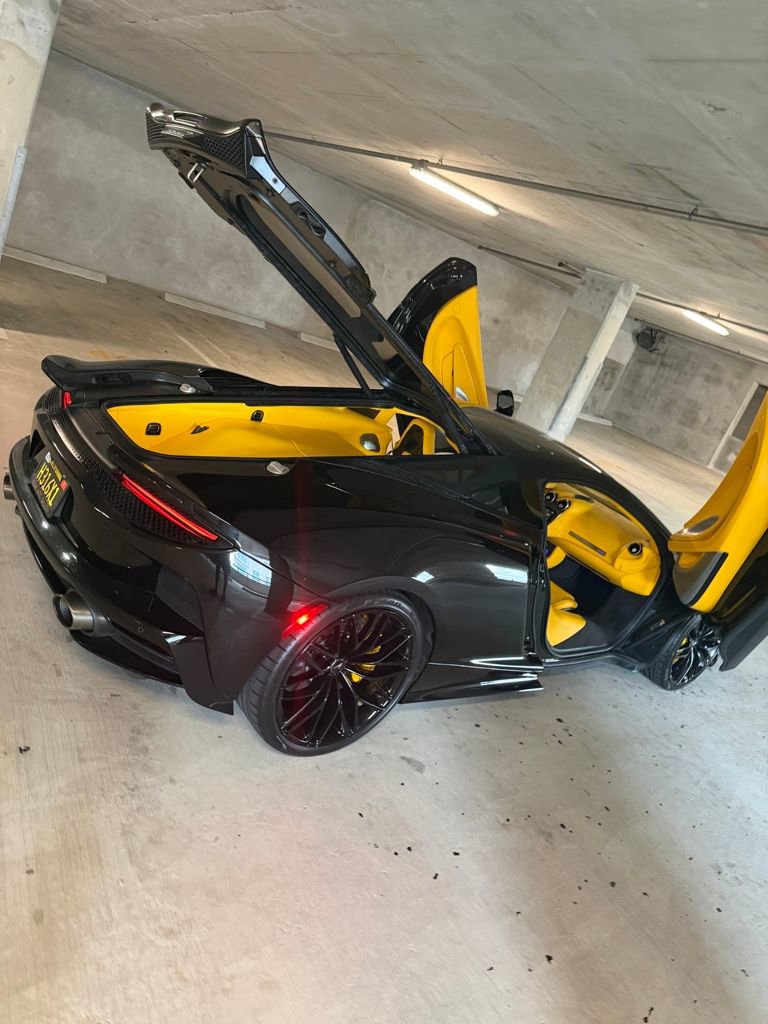 Used 2022 McLaren GT image 12