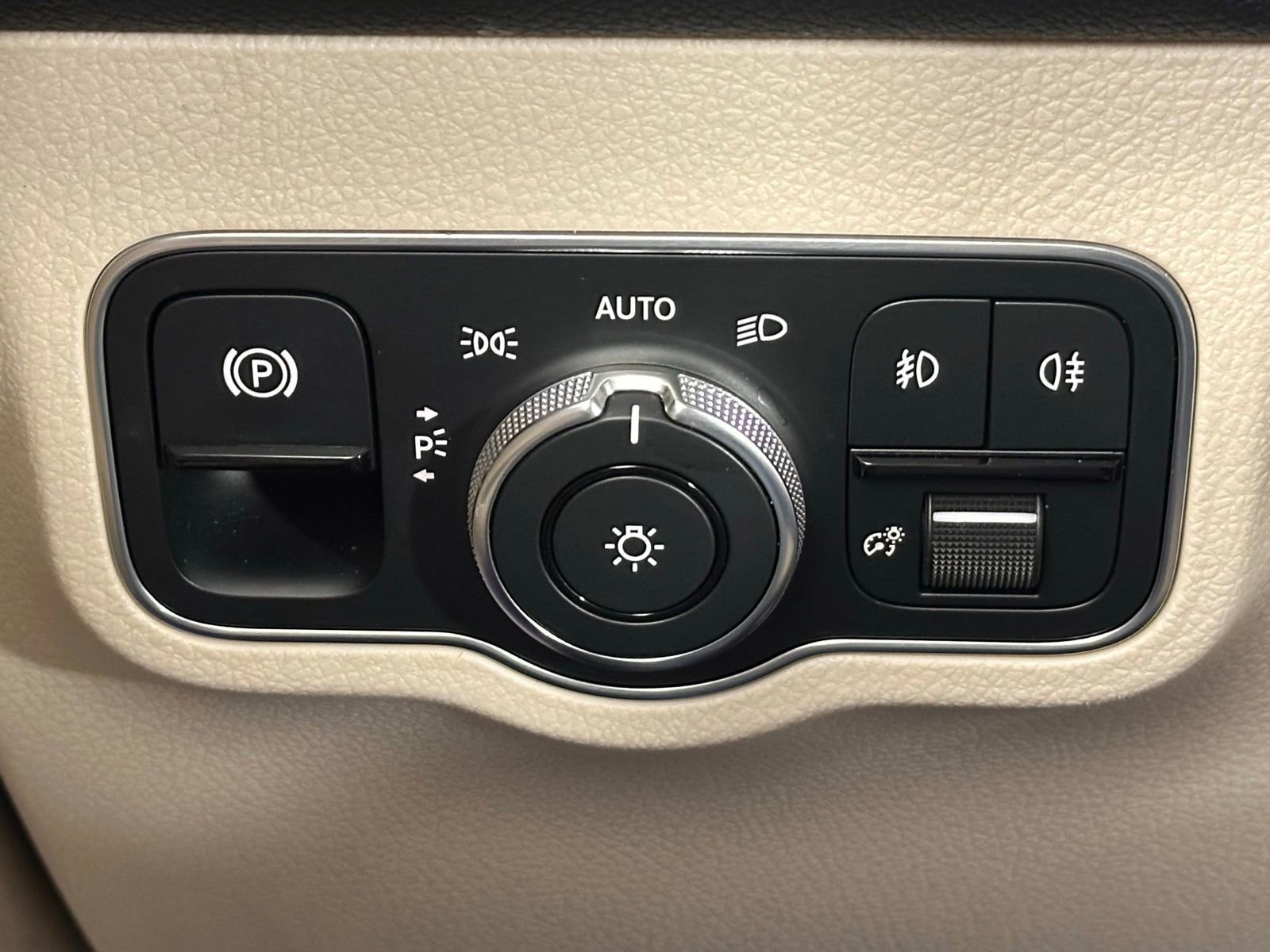 Used 2020 Mercedes-Benz GLB 250 GLB 250 image 17