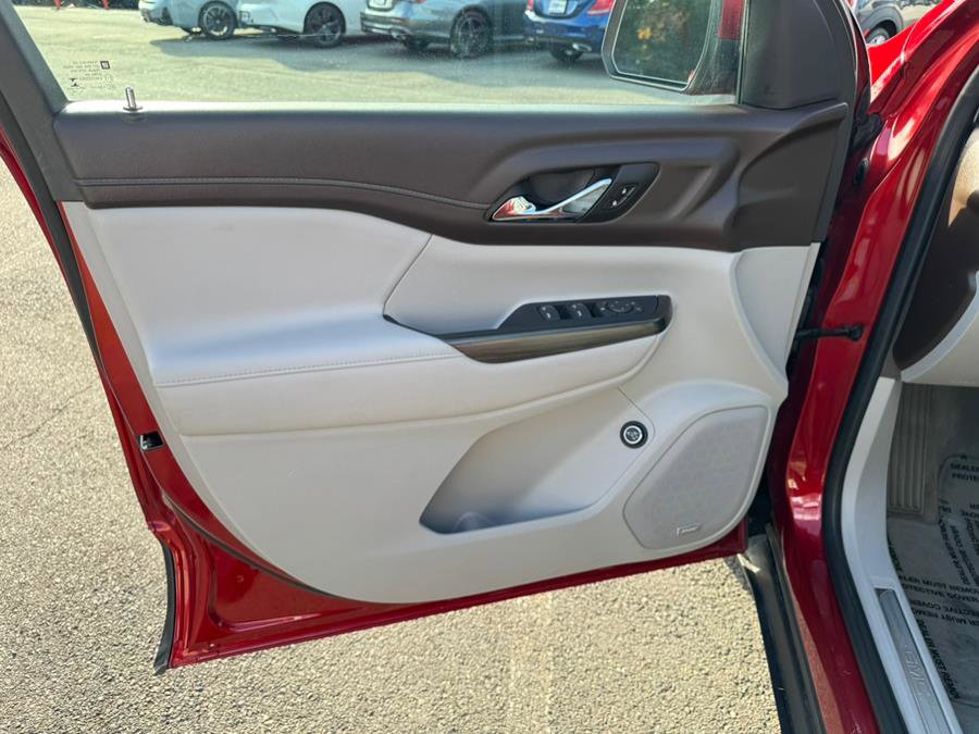Used 2023 GMC Acadia SLT image 15