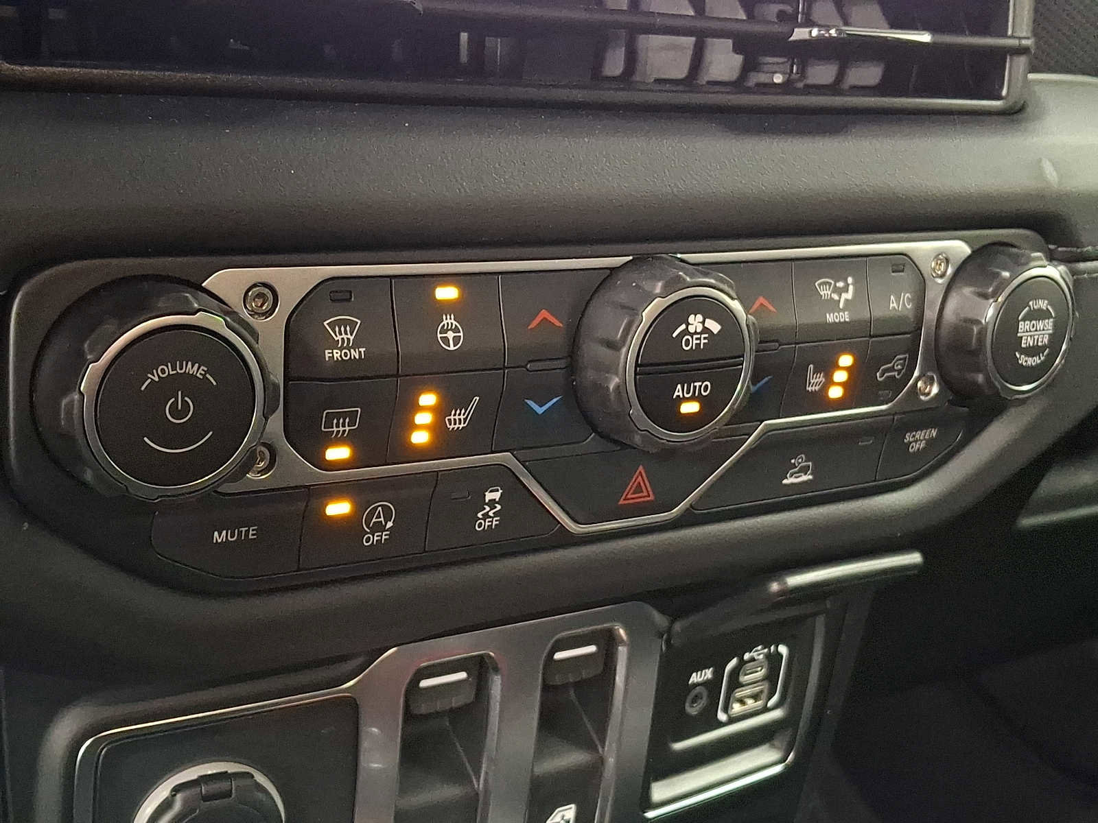 Used 2025 Jeep Wrangler Rubicon w/ Xtreme 35 Tire Package image 14