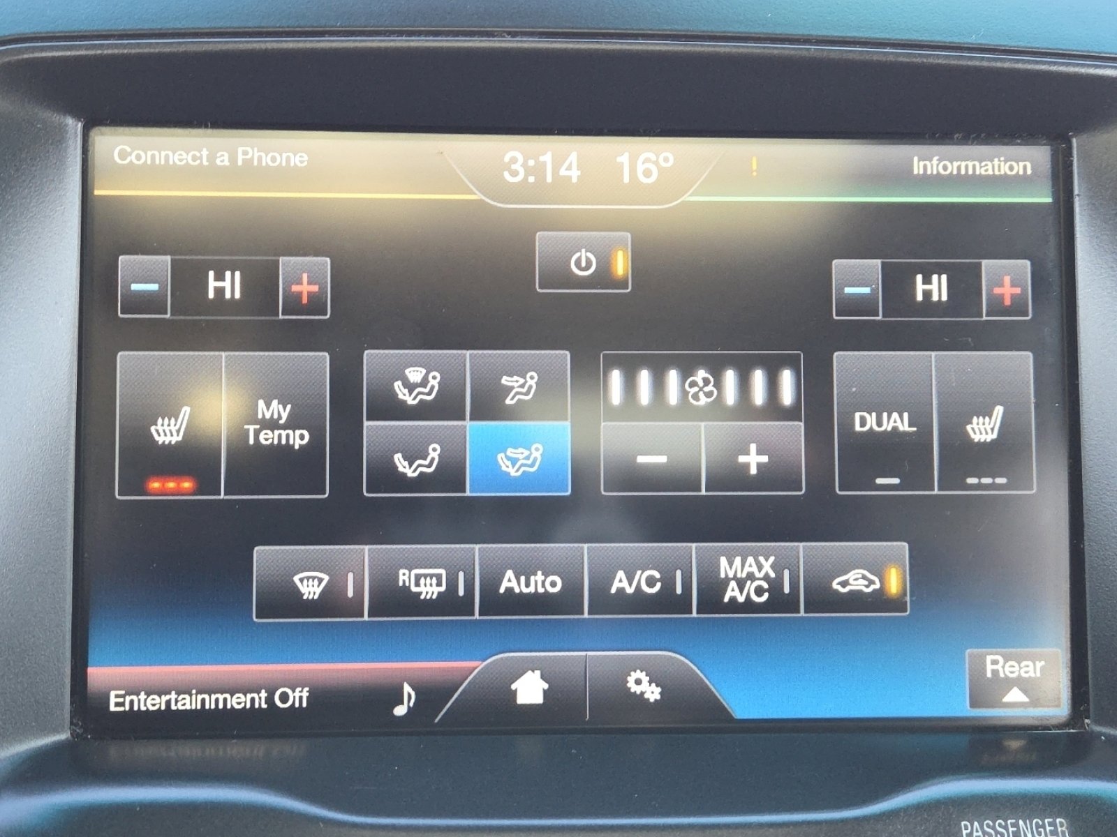 Used 2014 Ford Explorer XLT w/ Equipment Group 202A image 28