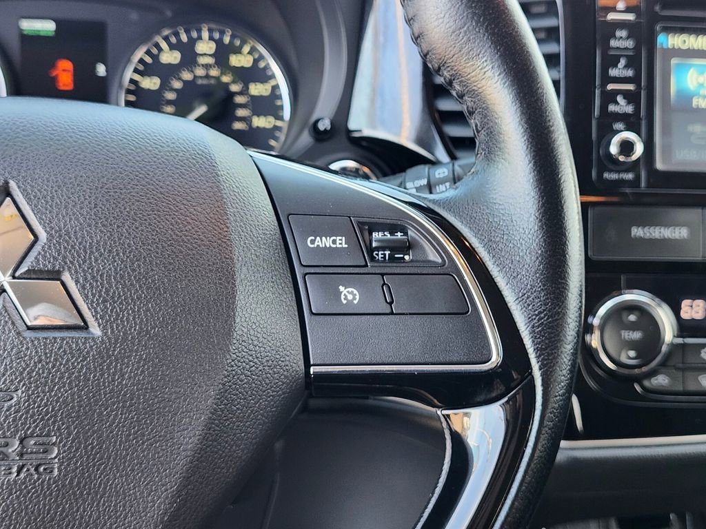 Used 2016 Mitsubishi Outlander AWD image 27
