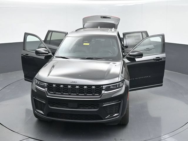 New 2026 Jeep Grand Cherokee Limited w/ Limited Altitude Package RWD image 53