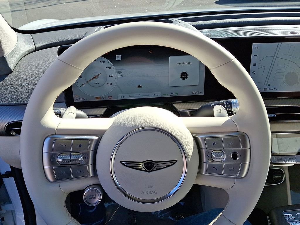 Used 2025 Genesis GV60 RWD image 16