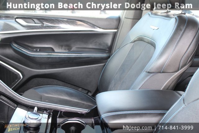 Used 2023 Jeep Grand Cherokee Trailhawk image 36