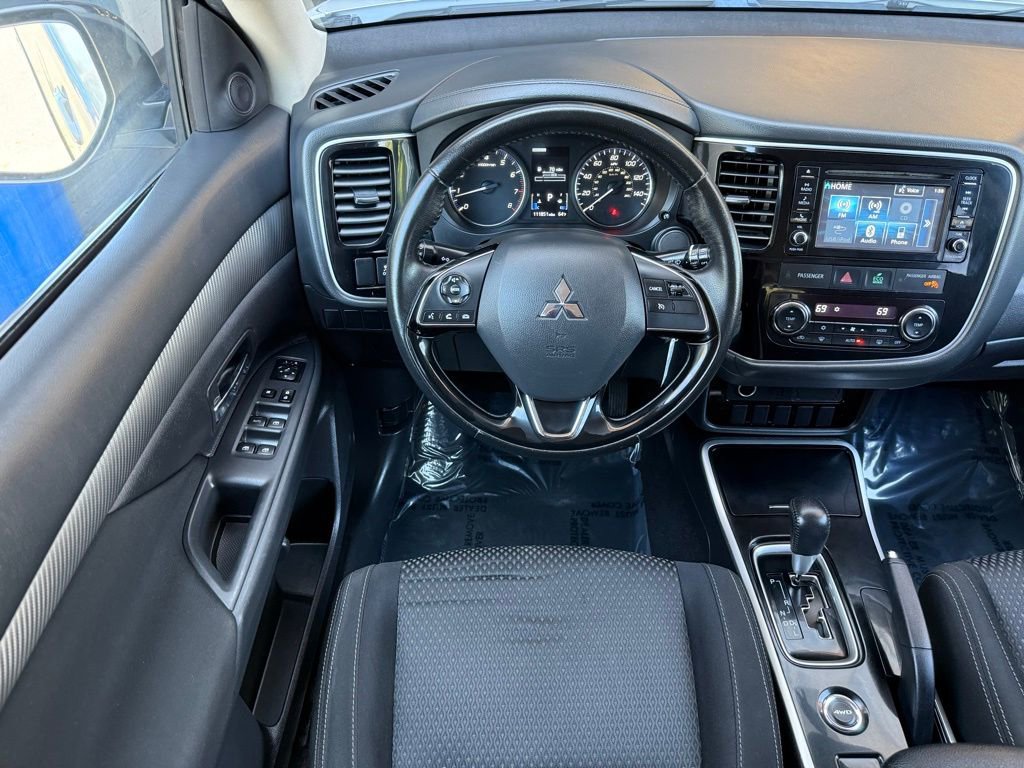 Used 2017 Mitsubishi Outlander ES AWD/4WD image 23