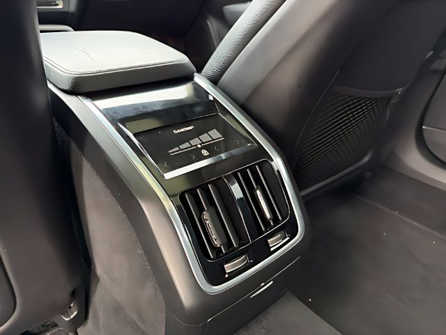 Used 2018 Volvo S90 T5 Momentum w/ Convenience Package FWD image 19