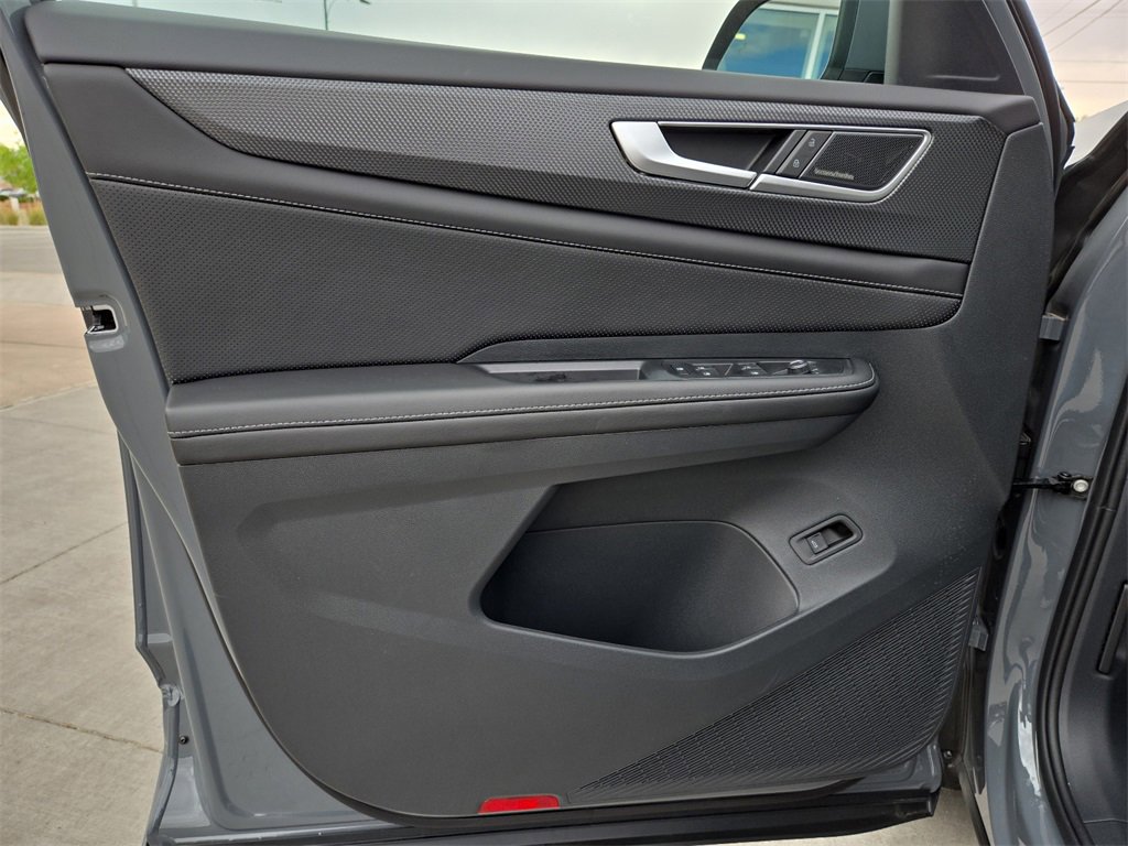 New 2025 Volkswagen Atlas Cross Sport SEL Premium R-Line image 18