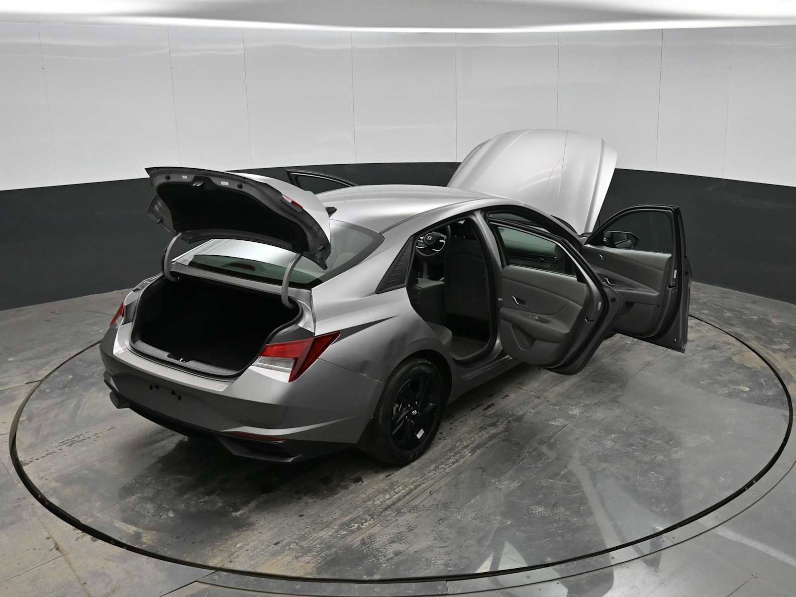 Used 2023 Hyundai Elantra SEL image 39