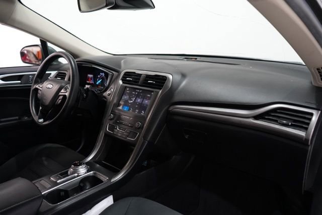 Used 2019 Ford Fusion SE image 15