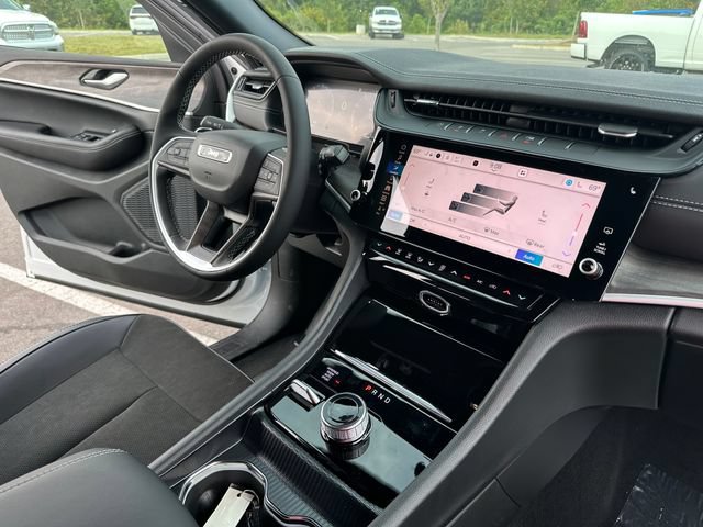 New 2027 Jeep Grand Cherokee Altitude AWD/4WD image 36