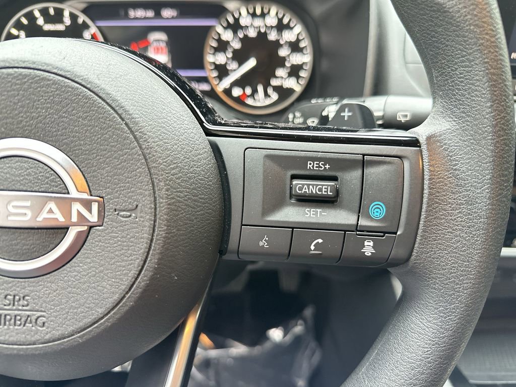 Used 2023 Nissan Rogue SV image 30