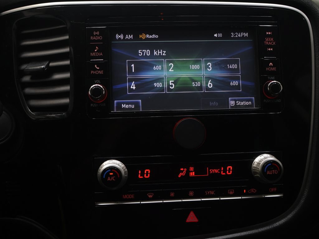 Used 2020 Mitsubishi Outlander ES FWD image 23